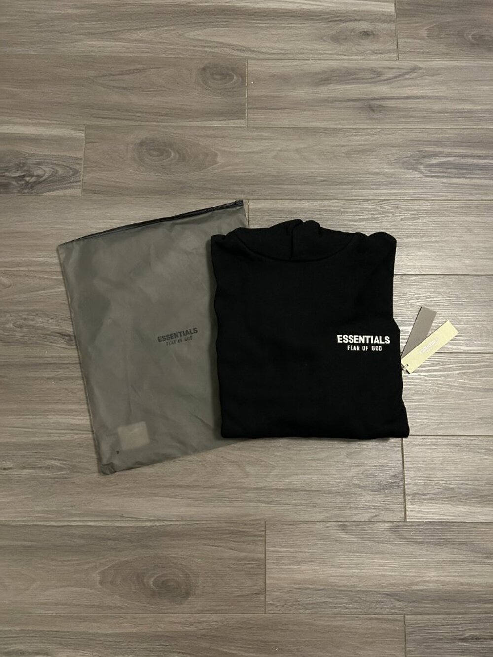 Essentials Fear of God Black FW24 Hoodie Brand New - Picture 3 of 6